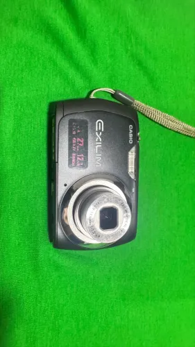 Câmera Digital Casio Ex-z35 12.1 Mp 3x Leia Adescrição (Usado)