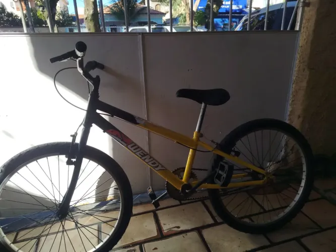 Bicicleta aro 24 em bom estado