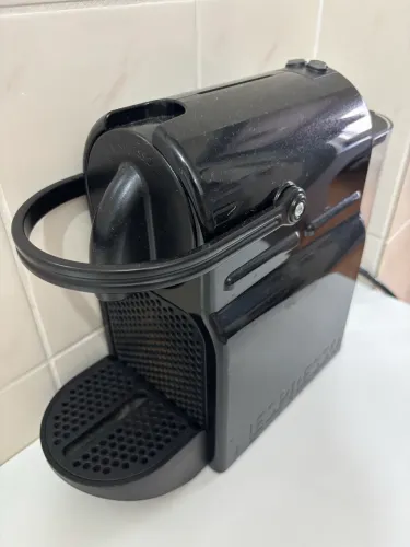 Vendo Cafeteira Nespresso Inissia