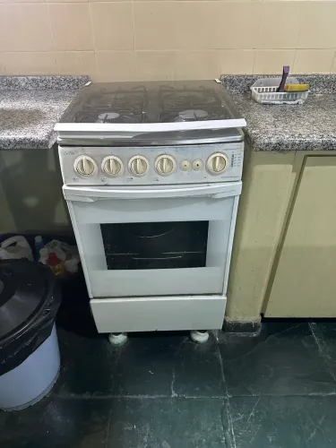 Fogão 4 bocas c vasilhame bom estado apenas R$ 499,00