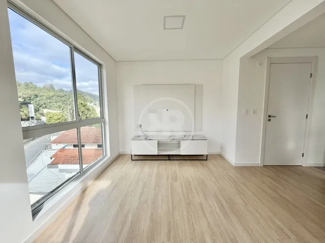 Loft Semimobiliado com 1 Vaga ao lado da Vila Germânica com Rooftop e Piscina para Alugar