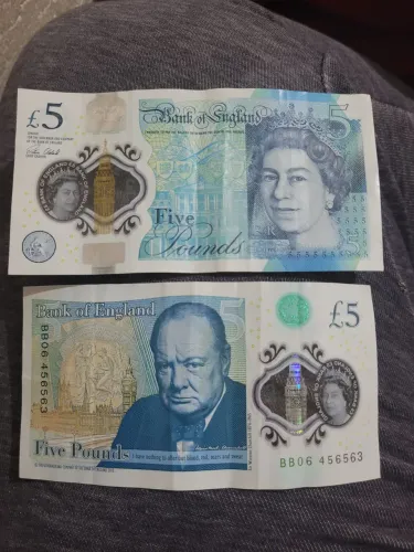 Nota de £5 com foto da rainha Elizabeth
