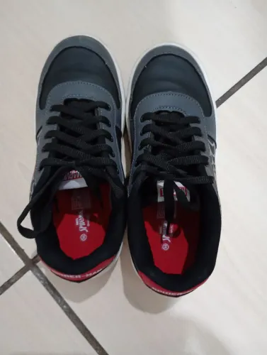 Vendo tênis infantil masculino