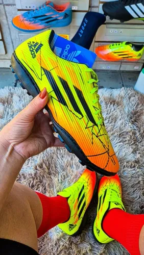 CHUTEIRA SOCIETY  ADIDAS 