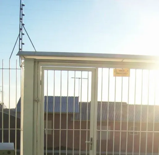 Cobertura/chapéu portão de ferro
