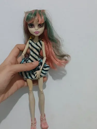 Boneca Rochelle monster high