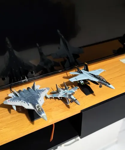 Caças Colecionador SU 57 F/A-18 Hornet SU 35