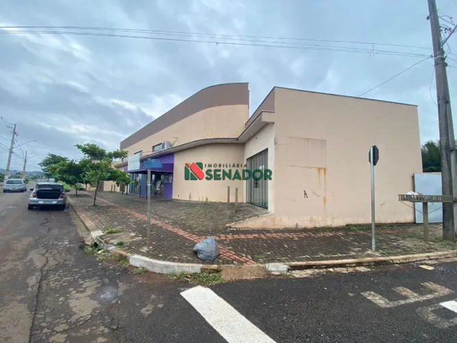 Casa à venda em Ibiporã, Conj.Azaleia, com 2 quartos, com 300 m²