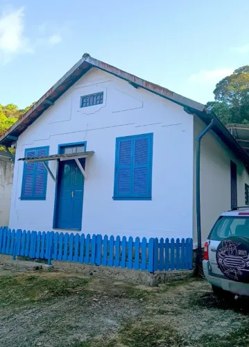 casa com 71 mts com sala, 2 quartos , vaga garagem prox Supermecado Bramil