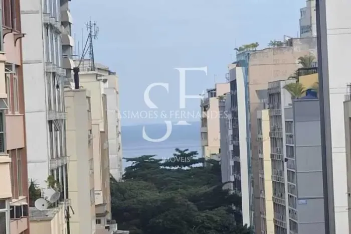 Copacabana - Ladeira dos Tabajaras. Apartamento 2 quartos, dependência completa e 2 vagas.
