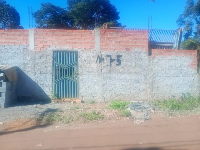 Vendo Terro 12 de frente 50 de fundo