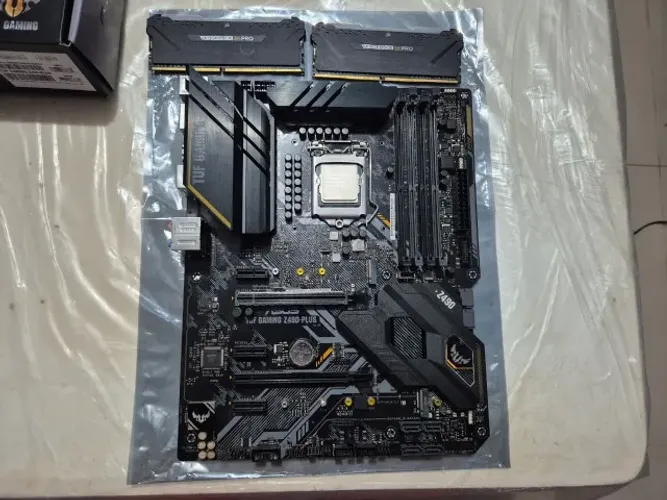 Kit intel i7 10700k + Asus Z490 Tuf + 2x8gb 3600mhz Corsair