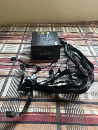 Fonte xpg kyber 80 plus gold 750w funcionando 100%