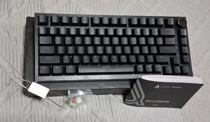 Teclado Ajazz ak820