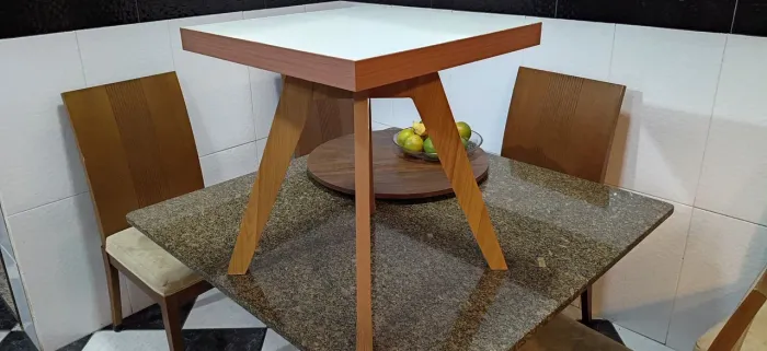 Mesinha de canto