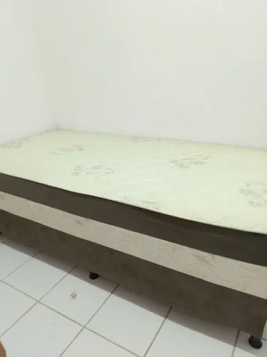 Vendo cama box solteiro