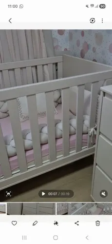 Berço 2 em 1 e comoda