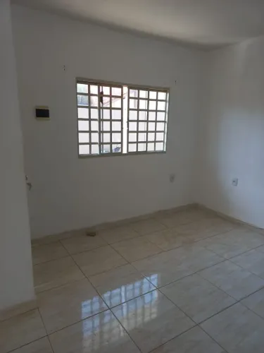 Alugo quarto