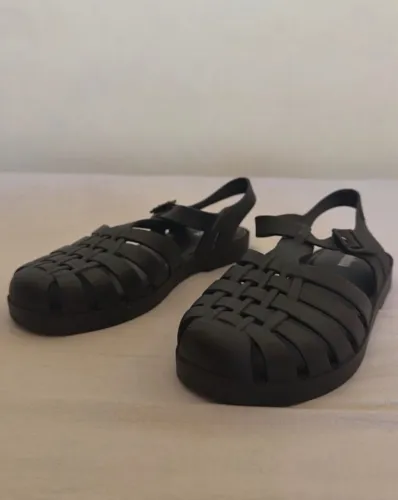 Melissa Possession preta fosco 36