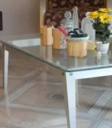 mesa de centro tampo vidro temperado e removivel base em alumínio