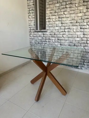 Mesa madeira maciça com vidro - Tokstok