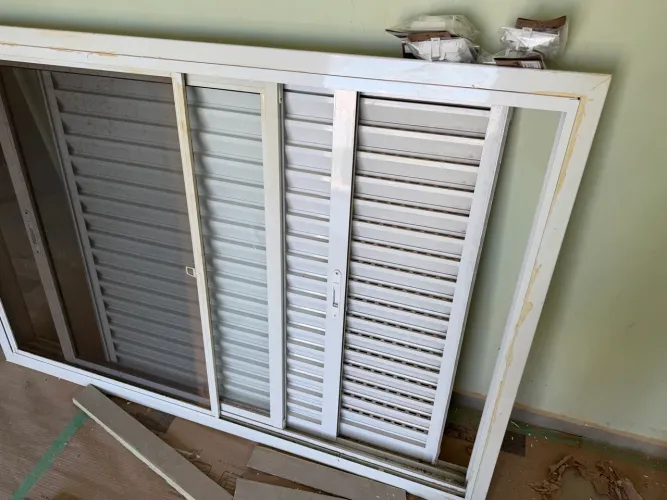 Janela de alumínio branco 1,20 alt x 1,80 largura