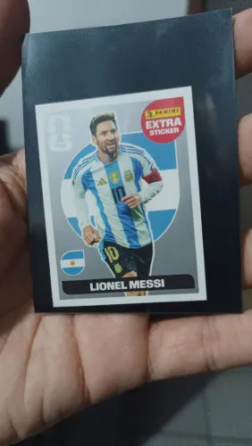 Messi prata figurinha extra