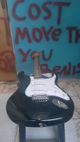 Guitarra Stratocaster Memphis