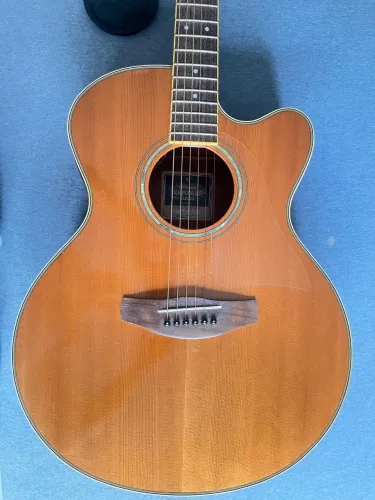Violão Yamaha CPX 700II com case 