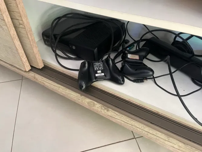 Xbox 360 não liga há anos vendido para conserto ou peças