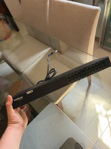 Power Balun 16 Canais Full Hd C/alimentação Vb 1016 Wp Intelbras Cor Preto