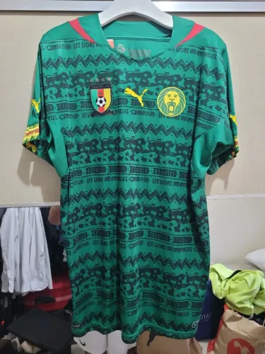 Camisa Camarões Copa 2012, na etiqueta