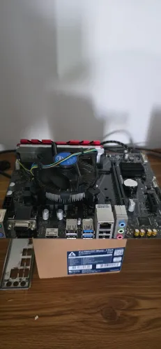 Kit placa mãe gigabyte h410M vê + i5 10400+16gb ram