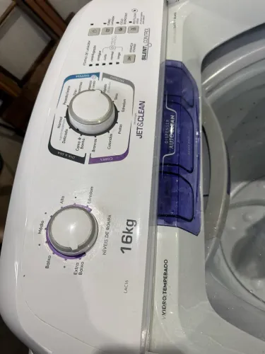 Máquina de lavar roupa Electrolux 16 quilos