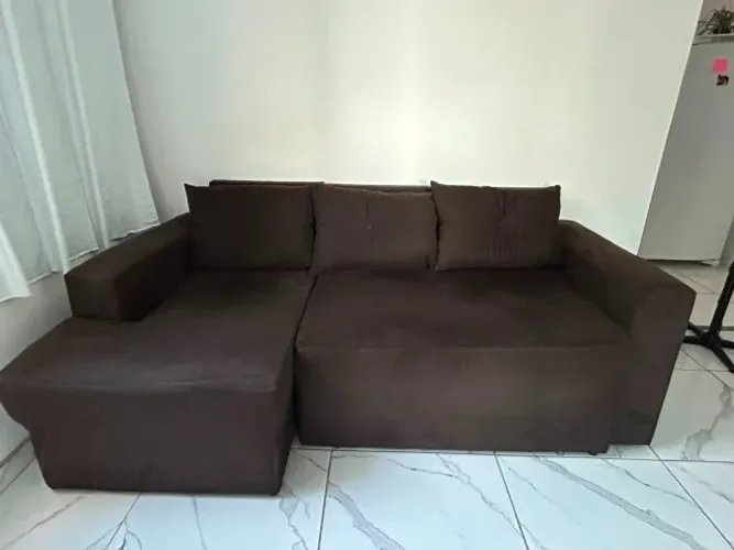 Sofá de 3 lugares.