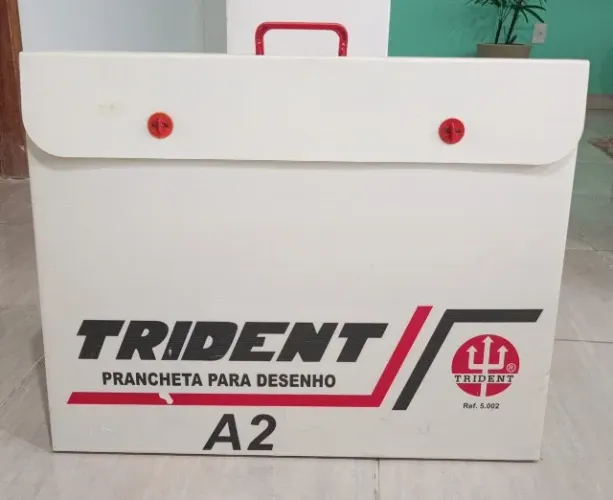 Mesa de desenho Trident A2 seminova