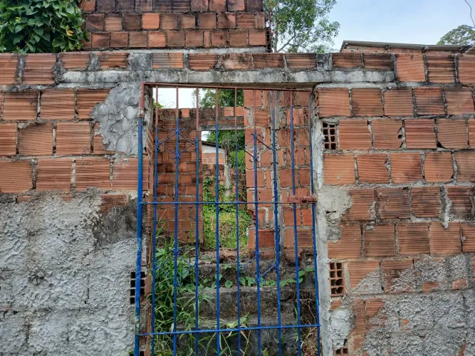 Terreno em construção em Marcos Freire 