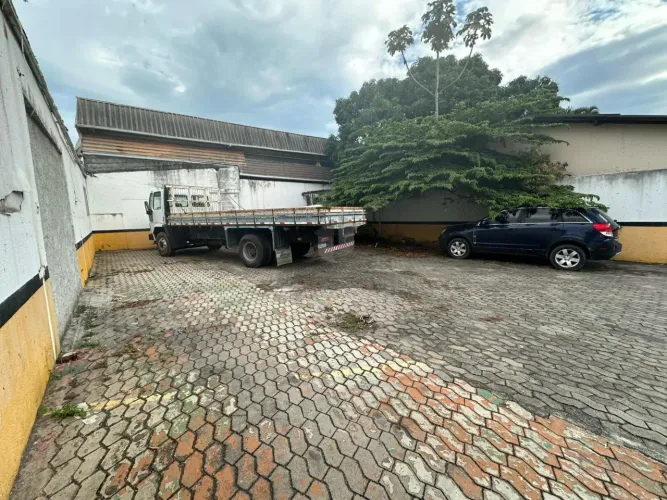 Terreno de 2000m² à Venda em Santa Lúcia, Vitória - Financiável
