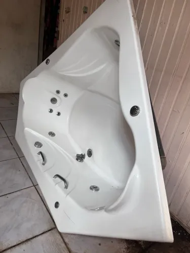Banheira de hidro 3 pessoas sem motor