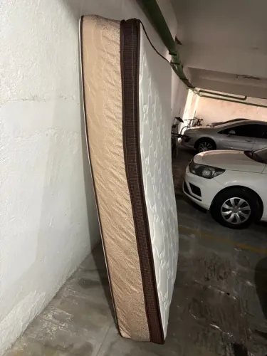 Colchão Queen molas ensacadas 