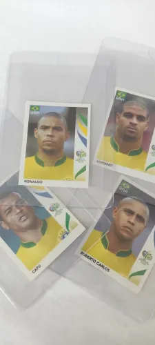Lote de 4 figurinhas Copa 2006 Ronaldo Adriano Cafu Roberto Carlos Panini