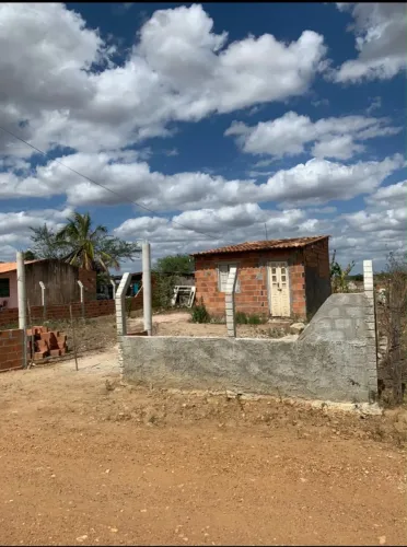 TERRENO COM 2 BAIAS