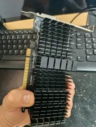 Placa de Vídeo Gigabyte Nvidia GT 710, 2GB, DDR3