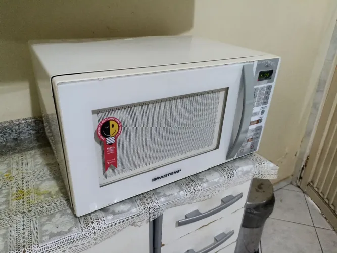 Microondas 30L Grande Brastemp