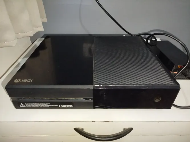 Xbox one fat 500gb (LEIA A DESCRIÇÃO)