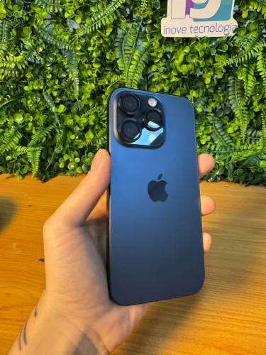 iPhone 15 Pro 256GB Cor azul titânio 85% saúde da bateria 917 ciclos de bateria