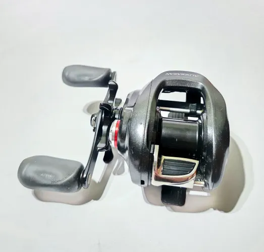 Carretilha Shimano Aldebaran Bfs Xg Pretinha 145g
