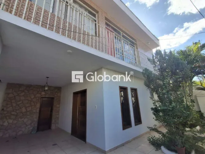 Casa para locação São José 150m2, 3 quartos sendo 1 suíte.