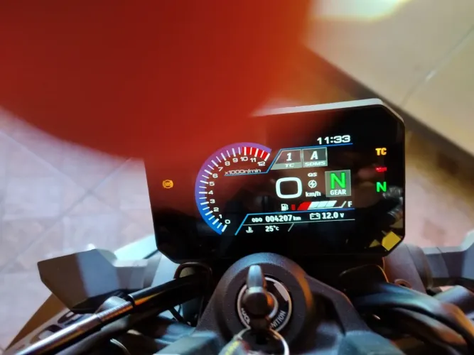 Vendo motocicleta SUZUKI GSX8S 2025 Preta - 