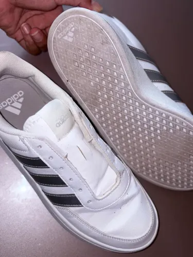 Tênis adidas